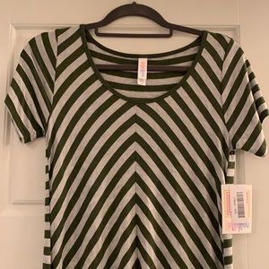 Lularoe Classic Tee, NWT